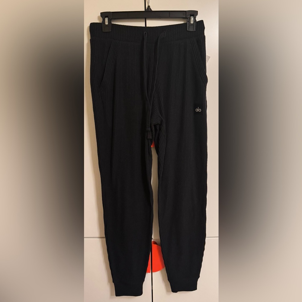 ALO Yoga Muse Sweatpant .Size: S